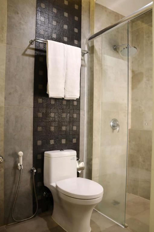 Biz Boulevard Hotel Манадо Екстериор снимка