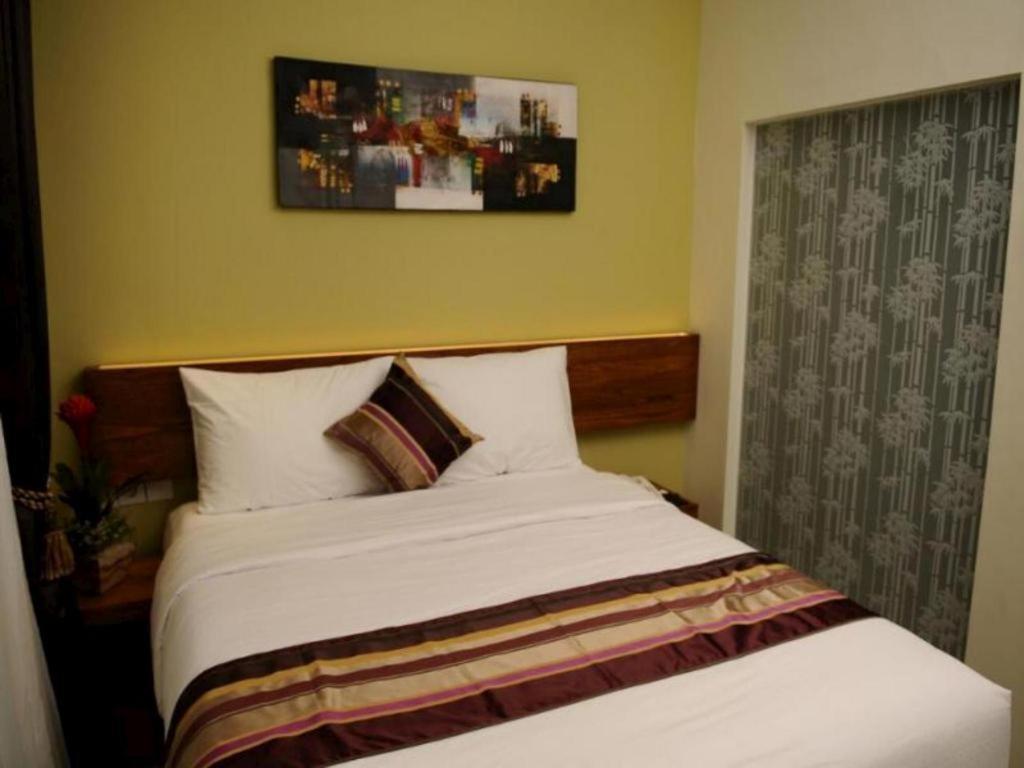 Biz Boulevard Hotel Манадо Екстериор снимка
